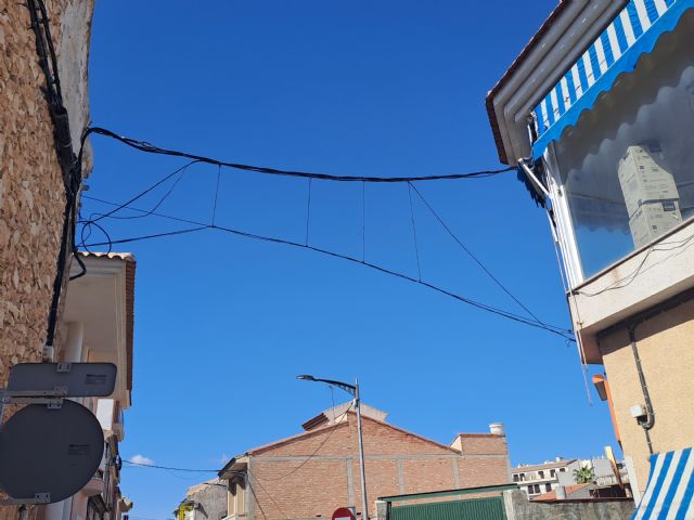 Denuncian problemas de cableado en las calles que entorpecen el paso de las procesiones de Semana Santa - 1, Foto 1