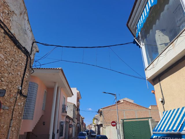 Denuncian problemas de cableado en las calles que entorpecen el paso de las procesiones de Semana Santa - 2, Foto 2