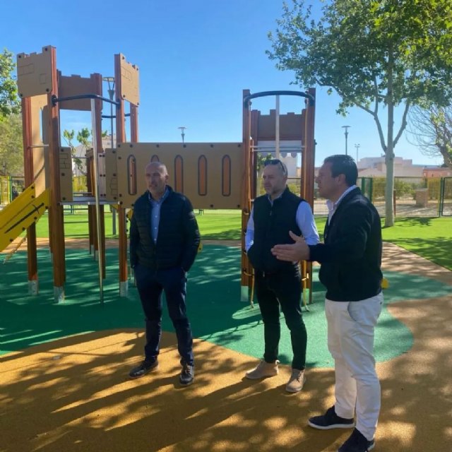 El alcalde y el concejal de Obras y Servicios visitan las intervenciones realizadas en parques y jardines - 1, Foto 1