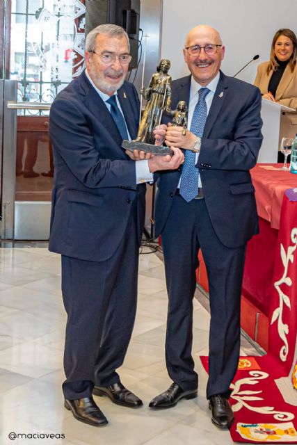 José López García recibe el título de Procesionista del Año 2025 en un acto cargado de emoción y reconocimiento en el Palacio Consistorial - 4, Foto 4