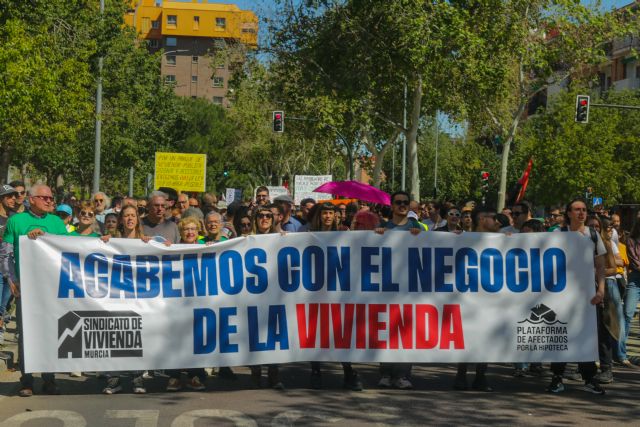 Marea por la vivienda digna inunda Murcia: clamor ciudadano contra la especulación y la inacción política - 5, Foto 5