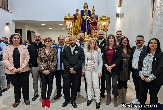 Emoción, historia y fe en la inauguración de la nueva sede de la Hermandad de la Negación y Exaltación de la Cruz, Foto 1