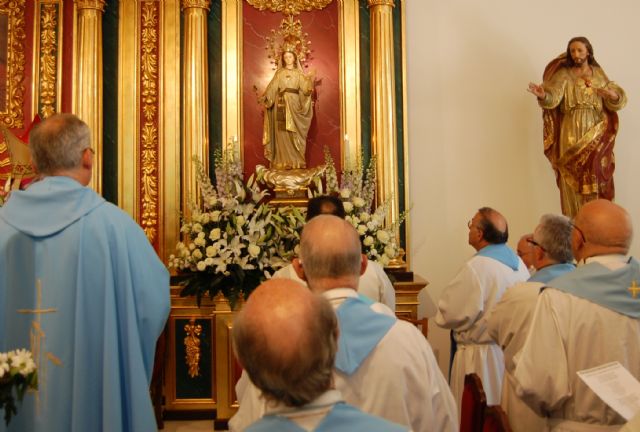 Trece seminaristas y tres sacerdotes se consagran este sábado a la Señora - 1, Foto 1