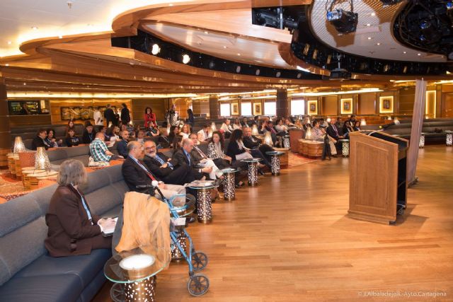 El Royal Princess atraca en Cartagena y recibirá a los veinte primeros turistas que embarcarán desde el puerto - 1, Foto 1