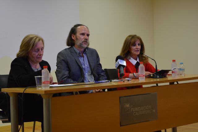 Salvador Robles presenta en Águilas el libro El delantero centro se niega a jugar - 1, Foto 1