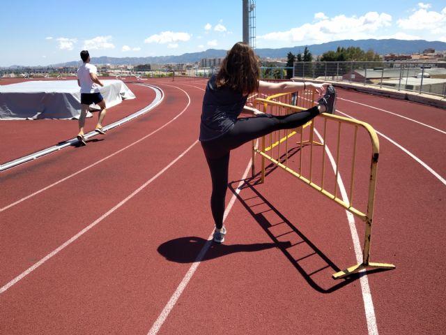 El PSOE denuncia que el Partido Popular suma ocho años sin dar una solución al hundimiento de la pista de atletismo Manuel Ruiz Pérez - 1, Foto 1