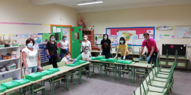 Los niños y niñas de Educación Infantil, y 1º y 2º de Educación Primaria de los Colegios de Torre Pacheco, ya tienen sus libros en casa - 1, Foto 1