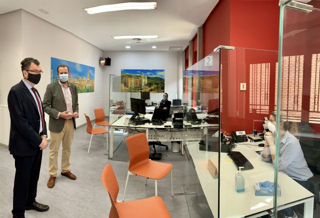 El Consistorio garantiza una atención al público segura con la instalación de mamparas protectoras en sus servicios - 2, Foto 2
