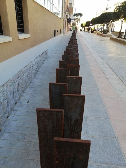 IU-Verdes considera que la balaustrada del edificio de Cazadores es un peligro - 1, Foto 1