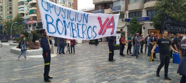 Bomberos del CGT en lucha por el incumplimiento de los acuerdos para publicar nuevas plazas - 3, Foto 3