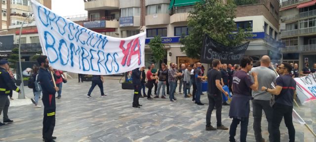Bomberos del CGT en lucha por el incumplimiento de los acuerdos para publicar nuevas plazas - 4, Foto 4