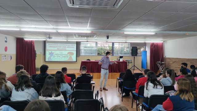 Los institutos de Águilas acogen un programa de ponencias educativas organizado por la Sede Permanente de la UMU - 1, Foto 1
