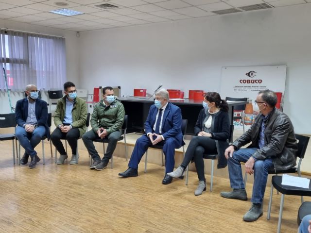 El Delegado del Gobierno mantiene un encuentro con los agricultores de Bullas para interesarse por los daños producidos por las tormentas del pasado lunes - 1, Foto 1