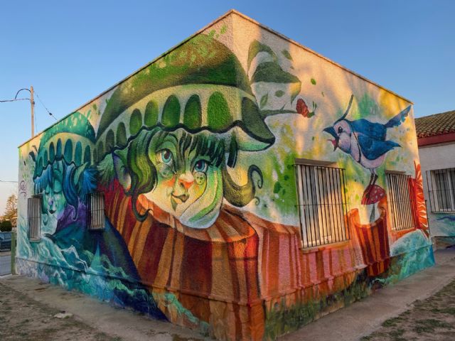 El artista urbano Mr. Chapu crea un rincón fantástico en Balsicas, habitado por personajes de cuento - 1, Foto 1