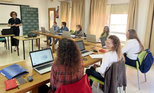 Más de 230 personas se forman en los 17 cursos impartidos por Convega en Los Montesinos durante los últimos cinco años - 1, Foto 1