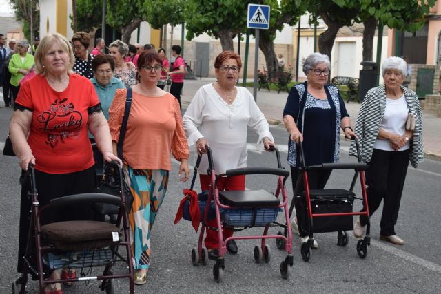 La tradicional romería da por concluidas las fiestas del barrio de La Cruz - 2, Foto 2