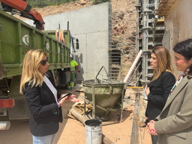 Entran en la fase final las obras de emergencia en el vial de acceso al Castillo de Lorca tras el colapso de un muro por las lluvias de marzo - 2, Foto 2