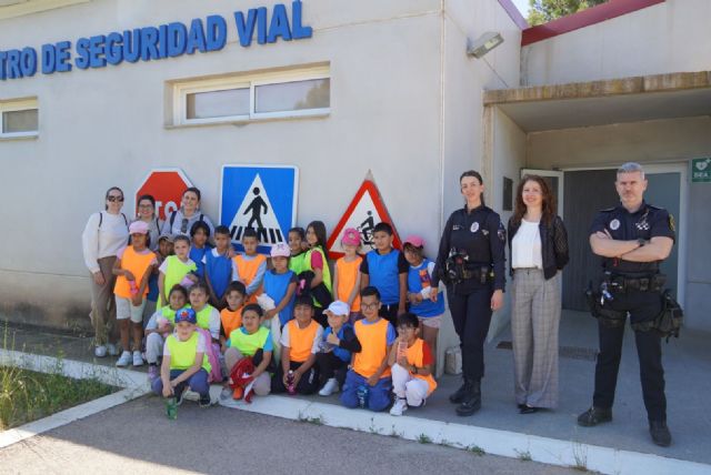 Más de 700 escolares de Jumilla participan en las clases de Educación Vial en el Parque de La Estacada - 4, Foto 4