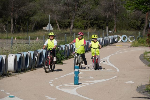 Más de 700 escolares de Jumilla participan en las clases de Educación Vial en el Parque de La Estacada - 5, Foto 5
