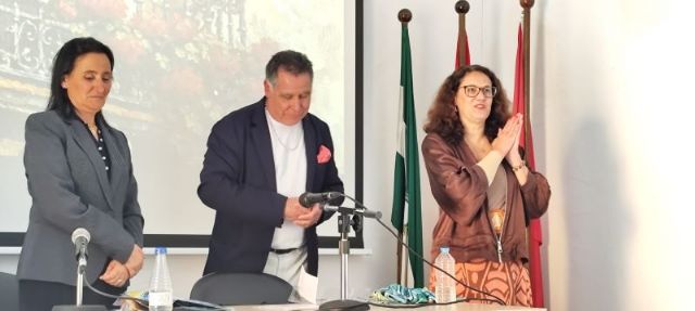 Texto, Carlos Varela Real . Profesores y artistas analizan la obra de Lorca, Alberti y Cernuda en un acto cultural en Triana - 2, Foto 2
