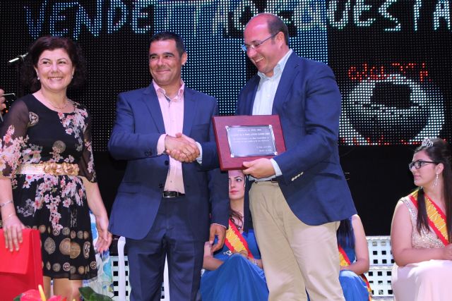 Pedro Antonio Sánchez recibe el nombramiento como Popular 2016 de la pedanía lorquina de La Hoya - 1, Foto 1