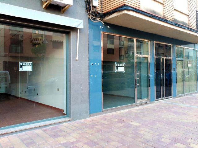 IU-V reclama medidas urgentes para frenar la pérdida de comercios del centro urbano de Lorca - 1, Foto 1