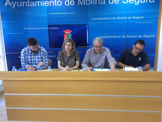 El Ayuntamiento de Molina de Segura acoge la firma del convenio de colaboración entre la Asociación Regional de Familias Numerosas y la Asociación de Comercios y Profesionales - 2, Foto 2