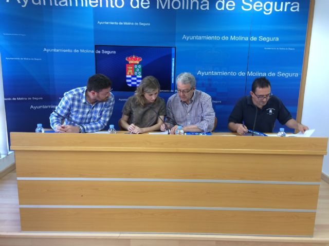 El Ayuntamiento de Molina de Segura acoge la firma del convenio de colaboración entre la Asociación Regional de Familias Numerosas y la Asociación de Comercios y Profesionales - 3, Foto 3