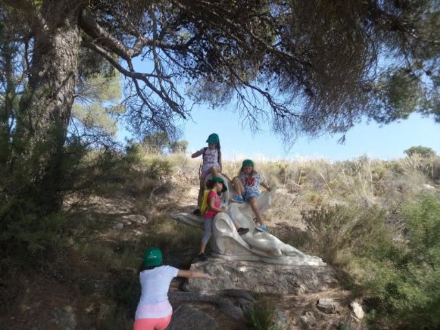 Unos 30 niños y niñas participan en las actividades medioambientales organizadas en el paraje de La Santa con motivo del Día Mundial del Medio Ambiente, Foto 9