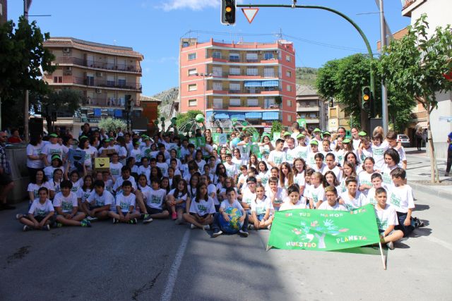 Escolares de Cehegín celebran con un ´flashmob´ el Día Mundial del Medio Ambiente 2017 - 2, Foto 2