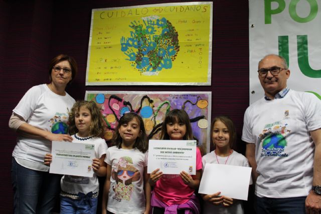 Dos póster de 2° de Primaria del CC Cruz de Piedra triunfan en el Concurso 'Cuidemos el Medio Ambiente' - 2, Foto 2