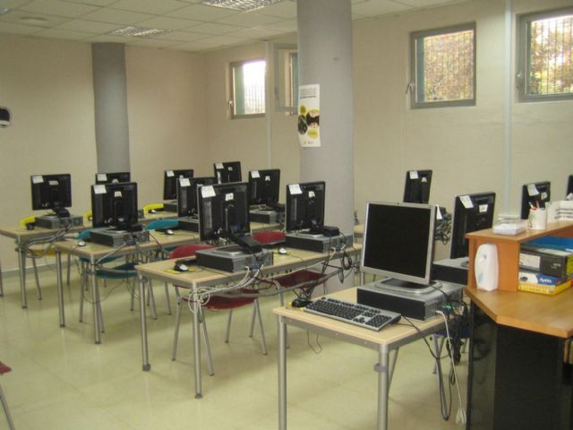 El Servicio de Voluntariado Europeo y el Informajoven ofrecen talleres gratuitos de informatica - 1, Foto 1