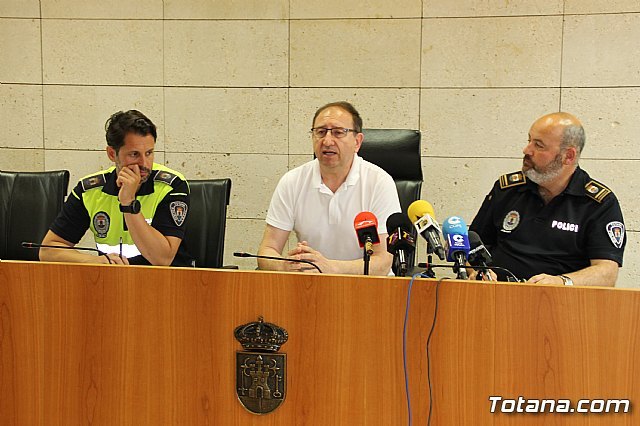 Editan un tríptico informativo sobre normas básicas del peatón y ciclista por las vías urbanas e interurbanas, Foto 2