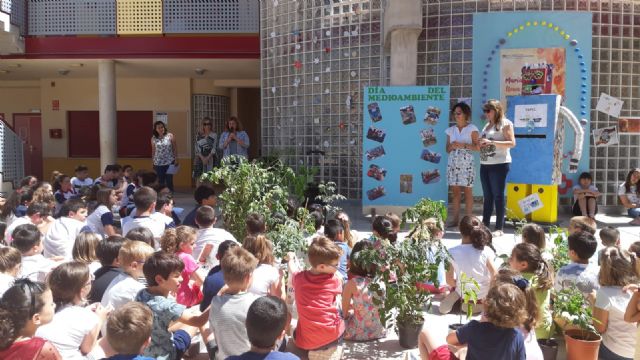 El colegio Sagrado Corazón presenta su robot reciclador y en El Recuerdo reconocen la labor de empresas e instituciones, en el Día Mundial del Medio Ambiente - 1, Foto 1