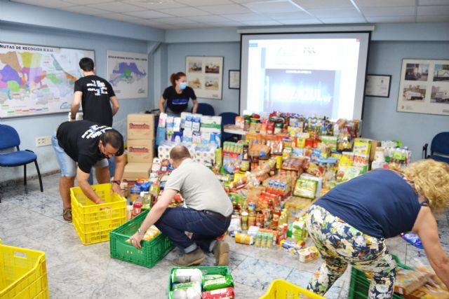 Exitosa campaña de recogida de alimento por parte de los trabajadores de FCC Medio Ambiente y Lhicarsa - 2, Foto 2
