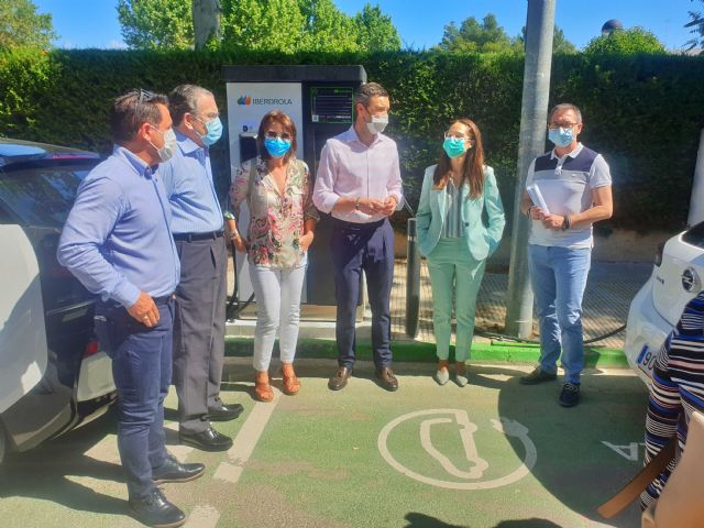 Caravaca pone en servicio las primeras estaciones de recarga rápida para vehículos eléctricos en la vía pública - 2, Foto 2