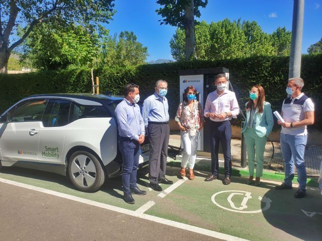 Caravaca pone en servicio las primeras estaciones de recarga rápida para vehículos eléctricos en la vía pública - 4, Foto 4