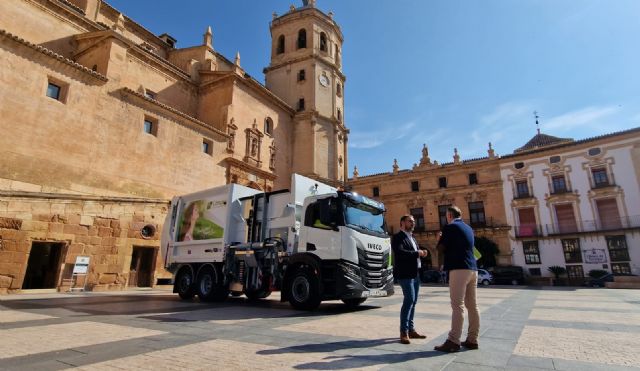 Limusa continúa modernizando el servicio de limpieza de Lorca con un nuevo camión para la recogida de residuos sólidos urbanos - 2, Foto 2