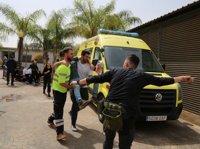 Estudiantes de la UCAM participan en un simulacro con sanitarios del Ejército de Tierra - 1, Foto 1