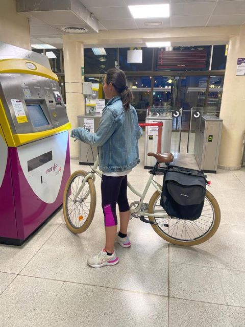 Transporte de bicicletas en la línea de FEVE Cartagena - Los Nietos - 5, Foto 5