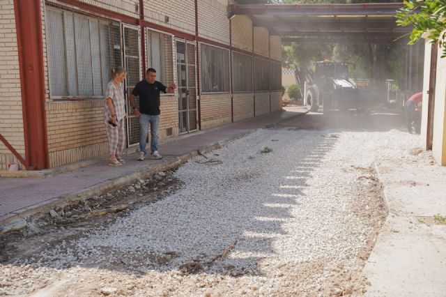 La Concejalía de Vertebración del Territorio mejora el entorno del antiguo colegio de La Hoya y avanza en su recuperación - 2, Foto 2