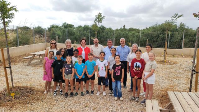 La Fundación SABIC España inaugura el proyecto de mejora medioambiental del colegio de La Aljorra - 2, Foto 2