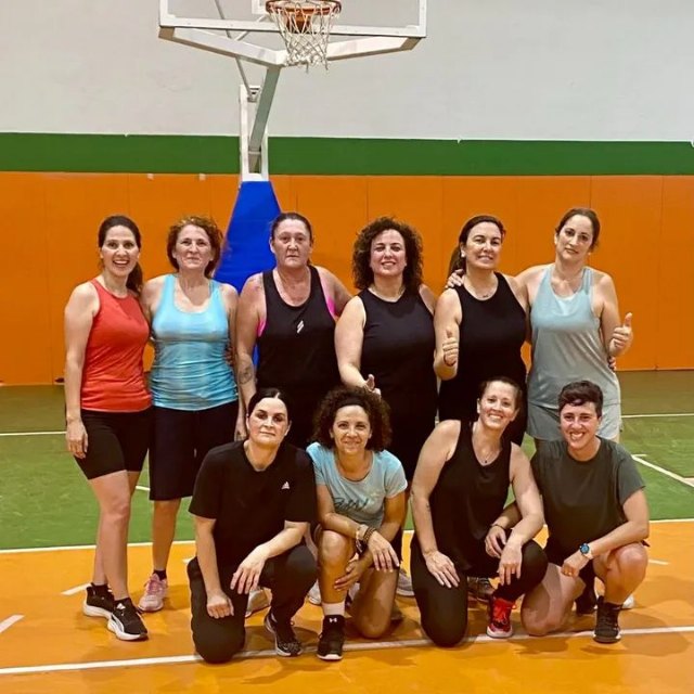 Presentaci�n del equipo de veteranas del Siy�sa Baske