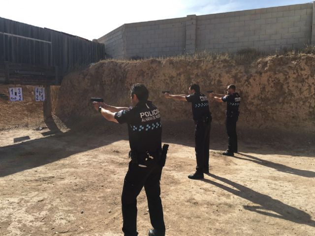 Agentes de la Polica Local realizan prcticas de tiro, Foto 3