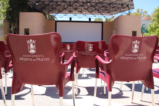 El Ayuntamiento adquiere 500 nuevas sillas para el auditorio, Foto 1