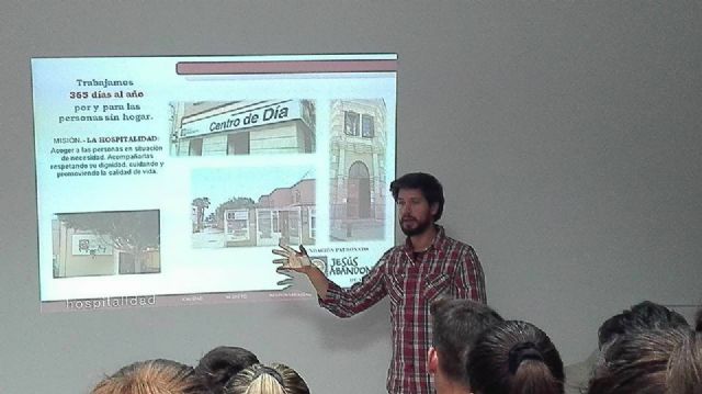 El Centro de Día de Jesús Abandonado amplía su horario para atender a los usuarios en las horas de más calor - 2, Foto 2