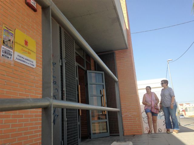 El PSOE recuerda a los parados del municipio que tienen derecho a descuentos en las piscinas aunque Deportes no lo muestre en taquilla - 1, Foto 1