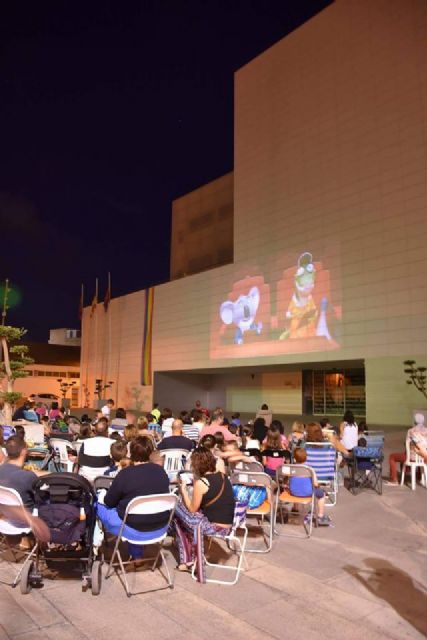 Gran éxito en la primera noche de cine infantil en Torre-Pacheco - 3, Foto 3