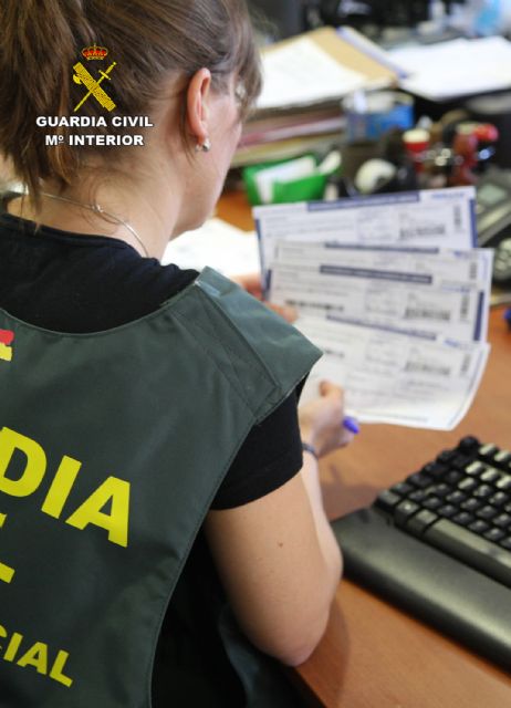 La Guardia Civil desmantela una organización criminal dedicada al tráfico de medicamentos - 3, Foto 3
