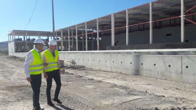 El Alcalde destaca que la primera fase del gran complejo cárnico elevarán exponencialmente las oportunidades de crecimiento y progreso de todo el sector ganadero lorquino - 1, Foto 1